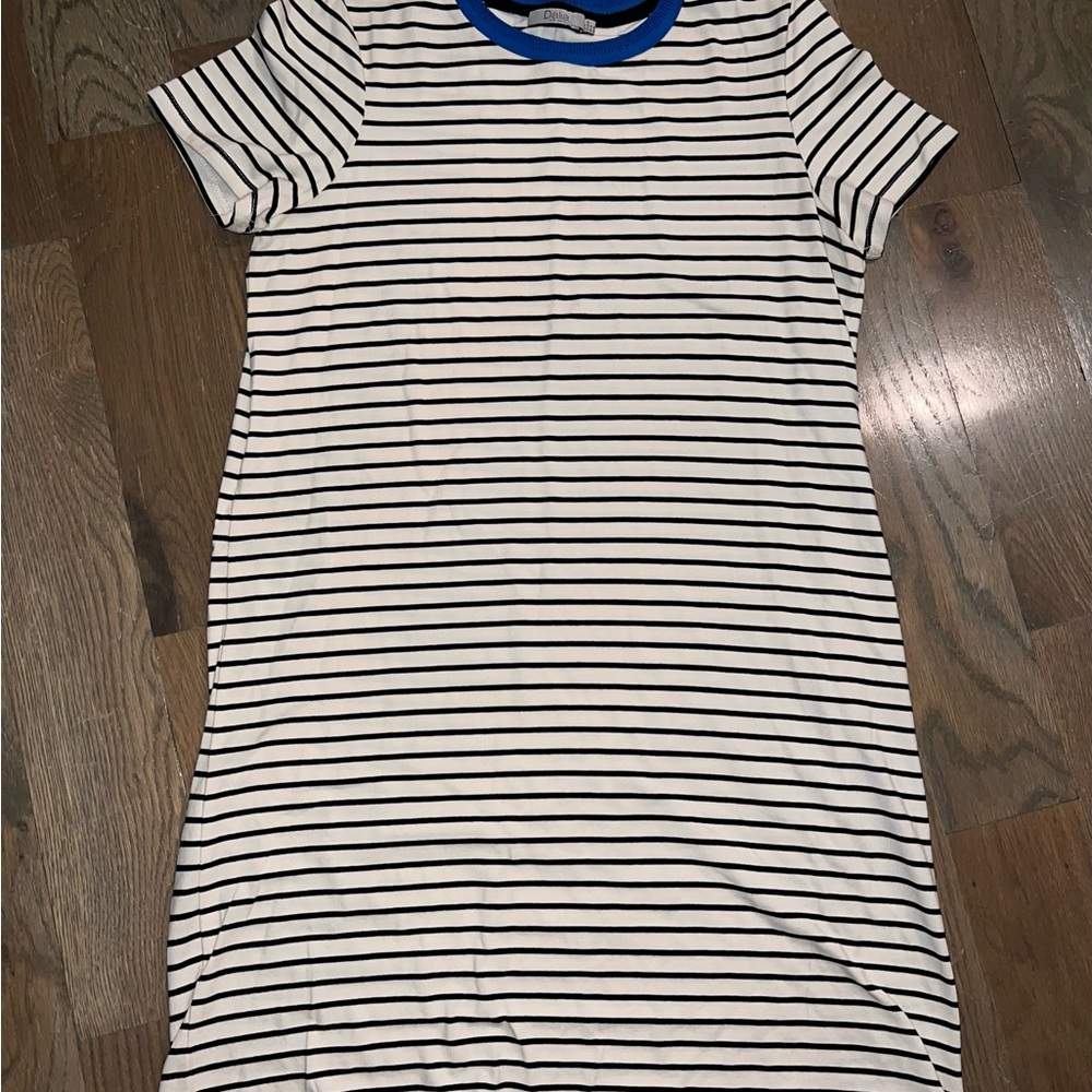 Dalia black Striped T-shirt dress sz Medium